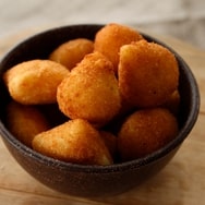 Coxinha de Frango com Requeijão